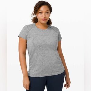 LULULEMON SWIFTLY TECH short sleeve 2.0. Slate/white